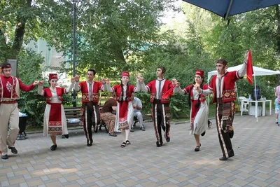 Армянский национальный костюм | Костюм, Женский костюм, Персы
