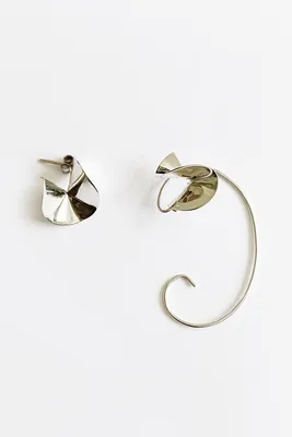 Асимметричные серьги ромбы с фактурой Brilliance серебро — купить в  магазине BOHOANN 💍 Современное ювелирное искусство