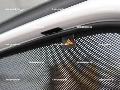 Теплоизоляционные непрозрачные магнитные автомобильные шторки с виниловым  покрытием, стиль: титаново-серебристый задний ряд