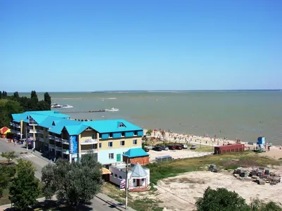 Базы отдыха на Азовском море — цены 2024 на домики и турбазы