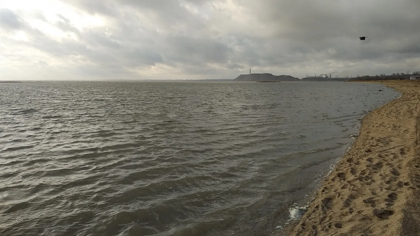Азовское море Мариуполь. Мариуполь море. Мариуполь море фото. Мариуполь море какое.