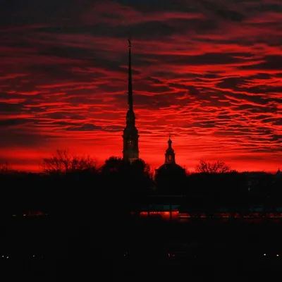Багровый закат над Петропавловским собором | Пикабу