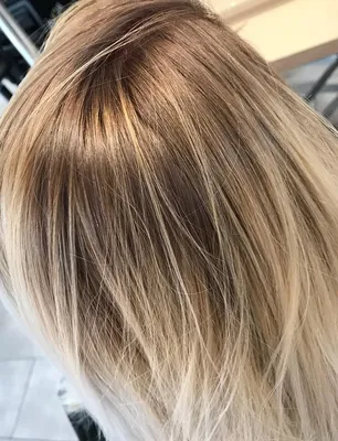 Бежевый карамельный Блонд + Стрижка каре с челкой шторкой🙌🏻 Выполнено в  технике вуальное мелирование 👌🏻 | Instagram