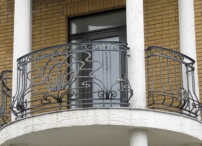 Кованые балконы в Санкт-Петербурге