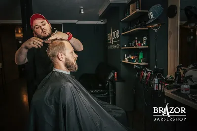 На фотографии стрижка, выполненная нашим Pro Barber Артуром. Мастер  работает по... – BROCK Barbershop