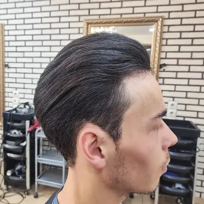 Классическая стрижка и моделирование бороды от Pro барбера Александра –  BROCK Barbershop