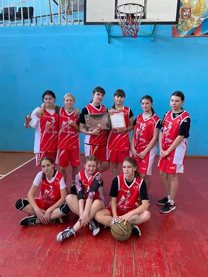 Команды юношей и девушек Пскова победили в Первенстве региона по баскетболу