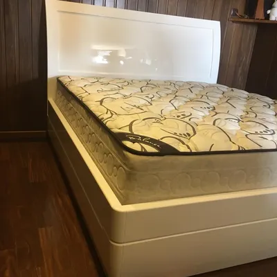Белая глянцевая кровать КРМ 13 купить на заказ по Вашим размерам в Москве