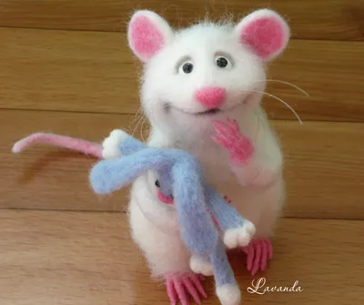 Красивая реалистичная белая мышь с …» — создано в Шедевруме