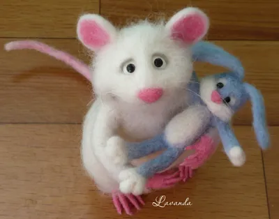 Белая Мышь, подушка игрушка №586783 - купить в Украине на Crafta.ua