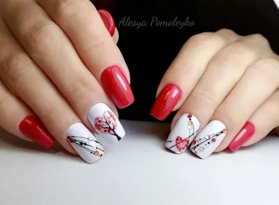 Красный маникюр выбирают яркие и уверенные в себе девушки 💅💃🤘 Освежили  яркость красного белым тоном и добавили нотку роман… | Rhinestone nails,  Nails, Rhinestone