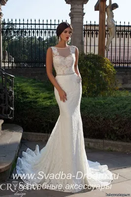 Свадебное платье прямое белое из кружева Crystal Design
