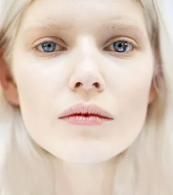 Белые брови: макияж и секреты ухода