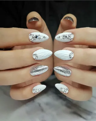 Длинные белые ногти с блестками | Nails, Perfect nails, Manicure