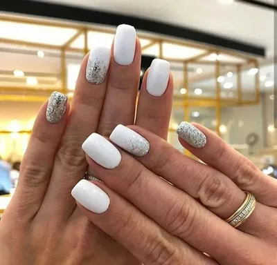 Белый маникюр с жемчужной втиркой от мастера #Екатерина_ideal_nail 👌🏻  Запись на маникюр/педикюр 📞8-914-914-8100 Direct/WA/Viber | Instagram