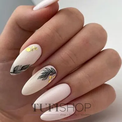 Manicure Pedicure Erevan - Белый маникюр с блестками позволяет создать  оригинальный и стильный образ. 🤍🤍🤍 Выполнено: ☑️Снятие старого покрытия  ☑️Комбинированный маникюр ☑️Нанесение цвета в стык ✓Стерильный инструмент  ✓Одноразовые расходники ...