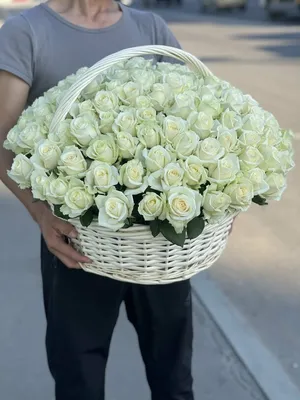 Корзина из белых роз купить с доставкой в интернет-магазине JARDINSTUDIO.RU
