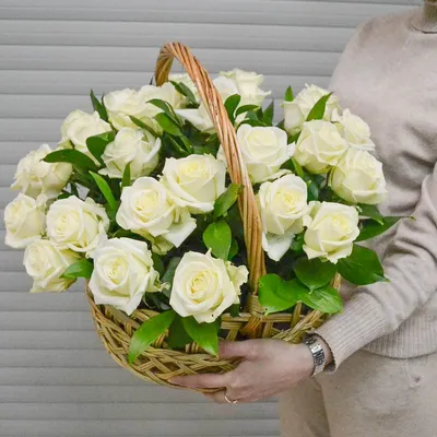 Корзина из 51 белой розы» – купить в Братске с доставкой - интернет-магазин  Crocus