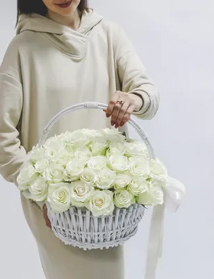 Купить букет 36 белых роз (60 см.) по доступной цене с доставкой в Москве и  области в интернет-магазине Город Букетов