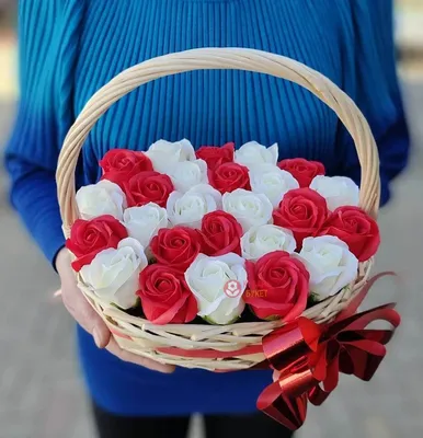 Букет из 11 белых роз 60 см - купить в Москве по цене 2290 р - Magic Flower