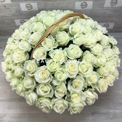 Корзина белых роз. Заказать в Москве \"Clever Flowers\".