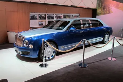 Bentley Mulsanne Grand Limousine оказался длиннее мерседесовского Пульмана  — Авторевю