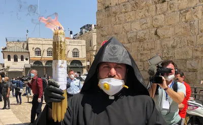 Благодатный огонь сошёл в Иерусалиме | Euronews