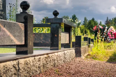 Благоустройство могил в Минске (мест захоронений) кладбищ. Заказать благоустройство  могилы цены и фото