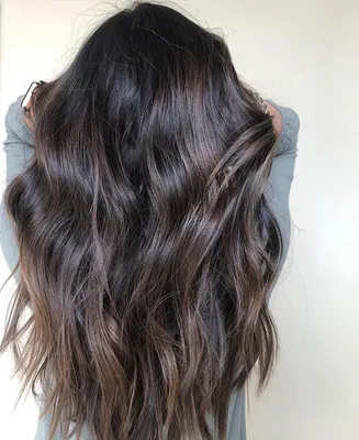 Sokolova Svіtlana on Instagram: \"Лёгкие блики на тёмных волосах ,чтоб  подчеркнуть объем и форму стрижки ✓\"