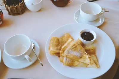 Блины на воде с яйцами тонкие с дырочками рецепт фото пошагово и видео -  1000.menu