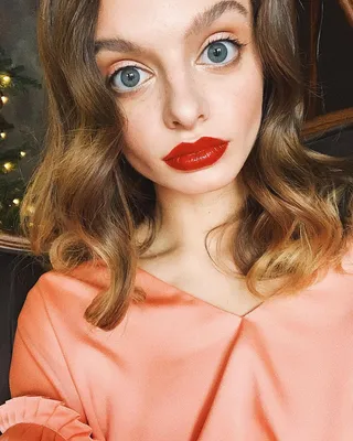 Девушка, которую в Instagram считают обладательницей самых больших глаз в  мире — Гродненский штрудель