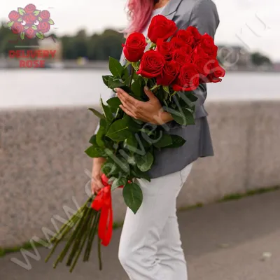 Infinity Roses - Самые большие Голландские розы только в Infinity Roses 🌹  Всеми любимая классика 😍 и самый универсальный вариант букета из 35  голландских роз 🌹 и живое оформление ❤️ ⠀ Стоимость: