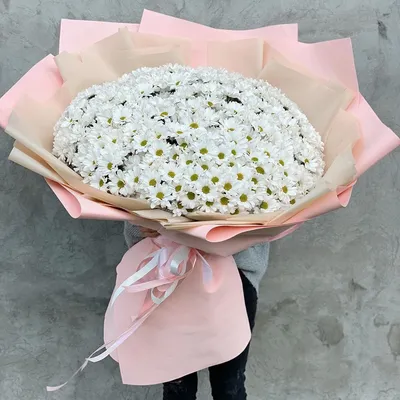 Большой букет белых хризантем с кустовыми розами купить с доставкой в  Москве | Заказать букет цветов недорого