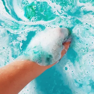 Бомбочки для ванны Lush, которые превращают воду в желе | Vogue Russia