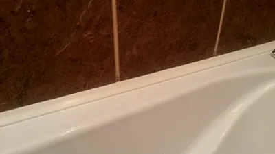 Как приклеить бордюрную ленту в ванной