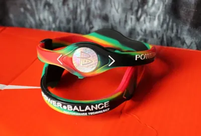 Силиконовый браслет Power Balance разноцветный с белыми буквами