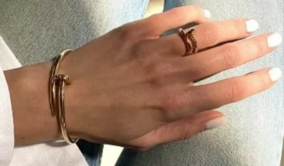 Золотой браслет в стиле Cartier Love купить в Москве