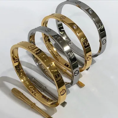 Оригинальный золотой браслет Cartier Trinity на руку – купить по цене 39  500 ₽ с доставкой в интернет-магазине Mister Diamond