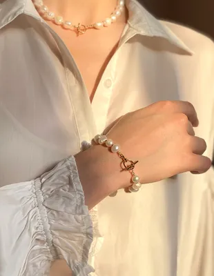 Золотые браслеты с жемчугом — купить золотой браслет с жемчугом золотом в  интернет-магазине Adamas.ru