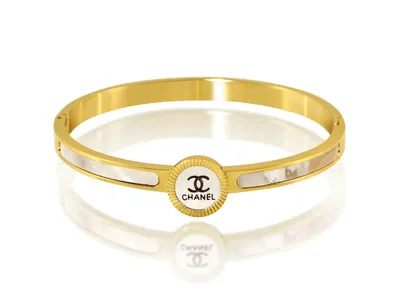 Широкий браслет Chanel купить по цене 102000₽ в Москве | LUXXY