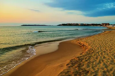 Нукутские пляжи Братского моря