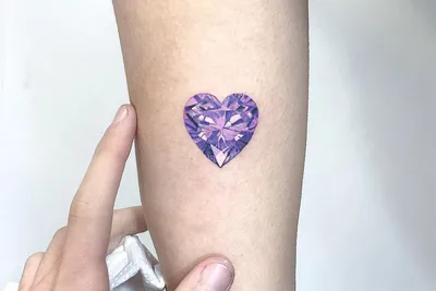 Tattoo uploaded by Вадим • Татуировка - Алмаз. Алмаз таит в себе бешенную  энергетику. Он не только защищал воинов в бою, но и был универсальной  защитой от сглаза, порчи и дурных намерений.