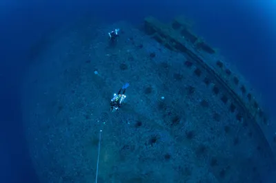 Подводный фотограф сделал захватывающие снимки \"близнеца Титаника\",  затонувшего 105 лет назад (ФОТО)