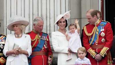 Британская королевская семья вынуждена экономить на отоплении Букингемского  дворца