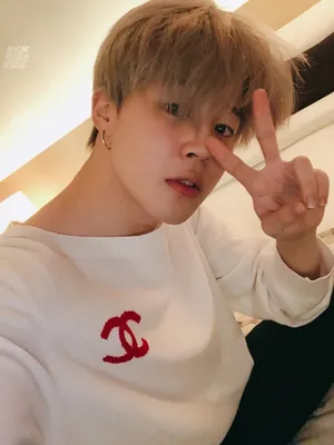 Jimin♡ on X: \"#BTSBBMAs без макияжа Чимин отдельный вид искусства😍  https://t.co/TpAGUzjTKg\" / X