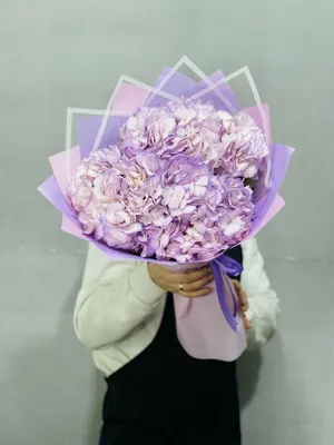 Купить розовый букет из гортензии и лизиантуса по доступной цене с  доставкой в Москве и области в интернет-магазине Город Букетов
