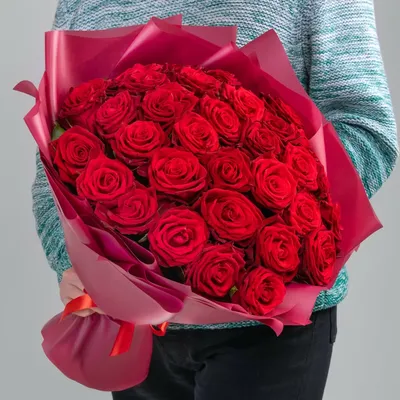 Букет из 29 роз, артикул F11465 - 4500 рублей, доставка по городу. Flawery  - доставка цветов в Москве