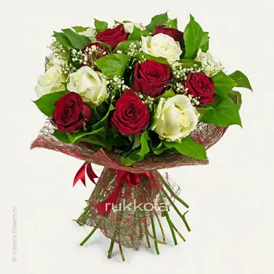 Сердце из 55 красных и белых роз по цене 14775 ₽ - купить в RoseMarkt с  доставкой по Санкт-Петербургу