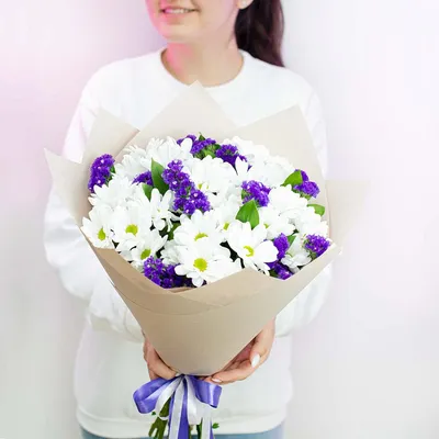 Букет хризантем с альстромерией и матрекарией – Цвет`ок – дорогая цветочная  лавка