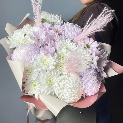 9 бело-розовых кустовых хризантем в букете за 4 690 руб. | Бесплатная  доставка цветов по Москве